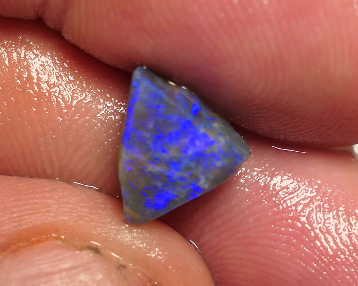 Lightning Ridge Rough / Rub / Preform Blue on Dark Seam opal Miners Bench® 3cts Nice Blue Fires Sand inclusions 10x10x5mm 17APR