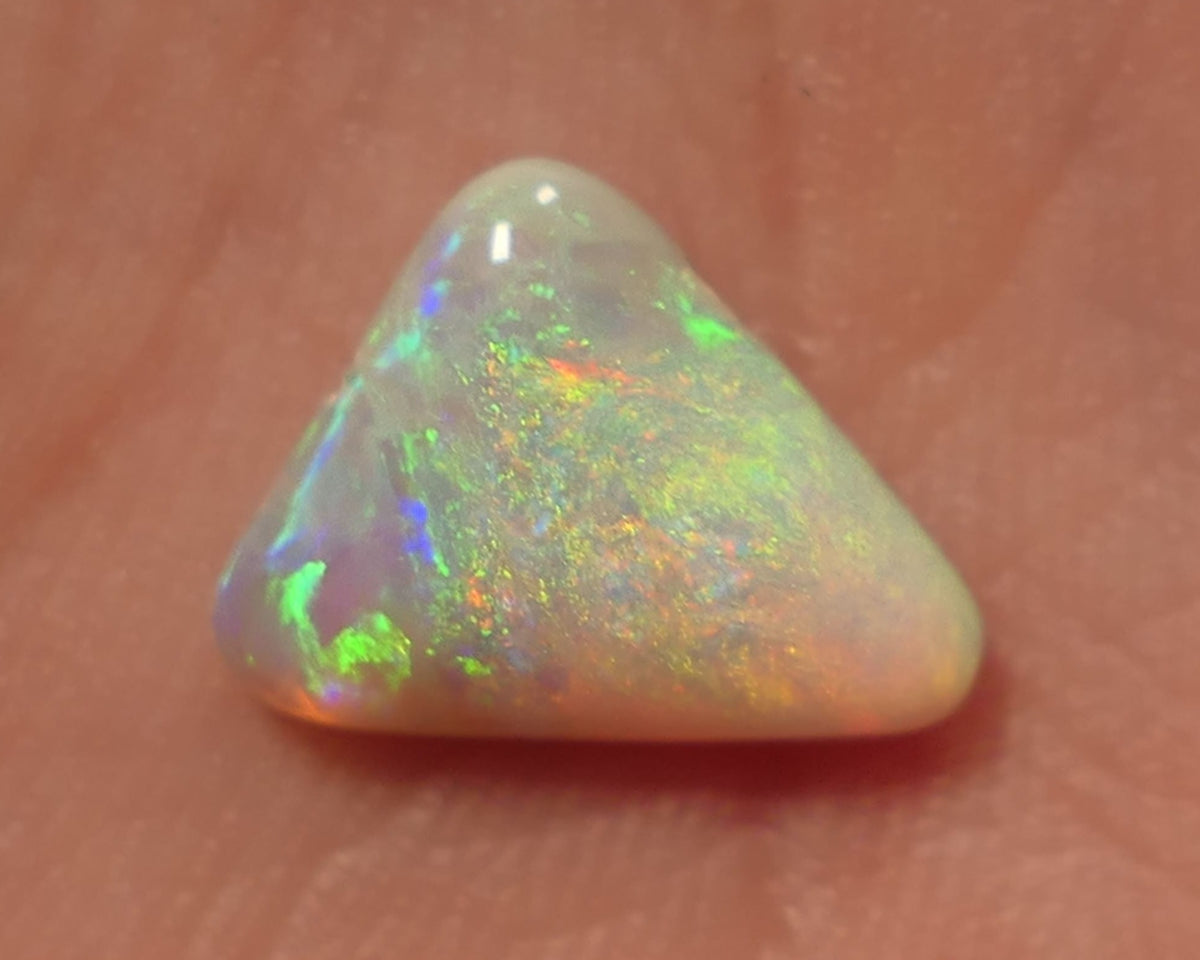 Crystal Opal Gemstone 2.85cts Gem Grade Mulga® N7 Body Tone B2 Brightness Amazing Display of Gorgeous Multifires 13x11x3.5mm WAC72