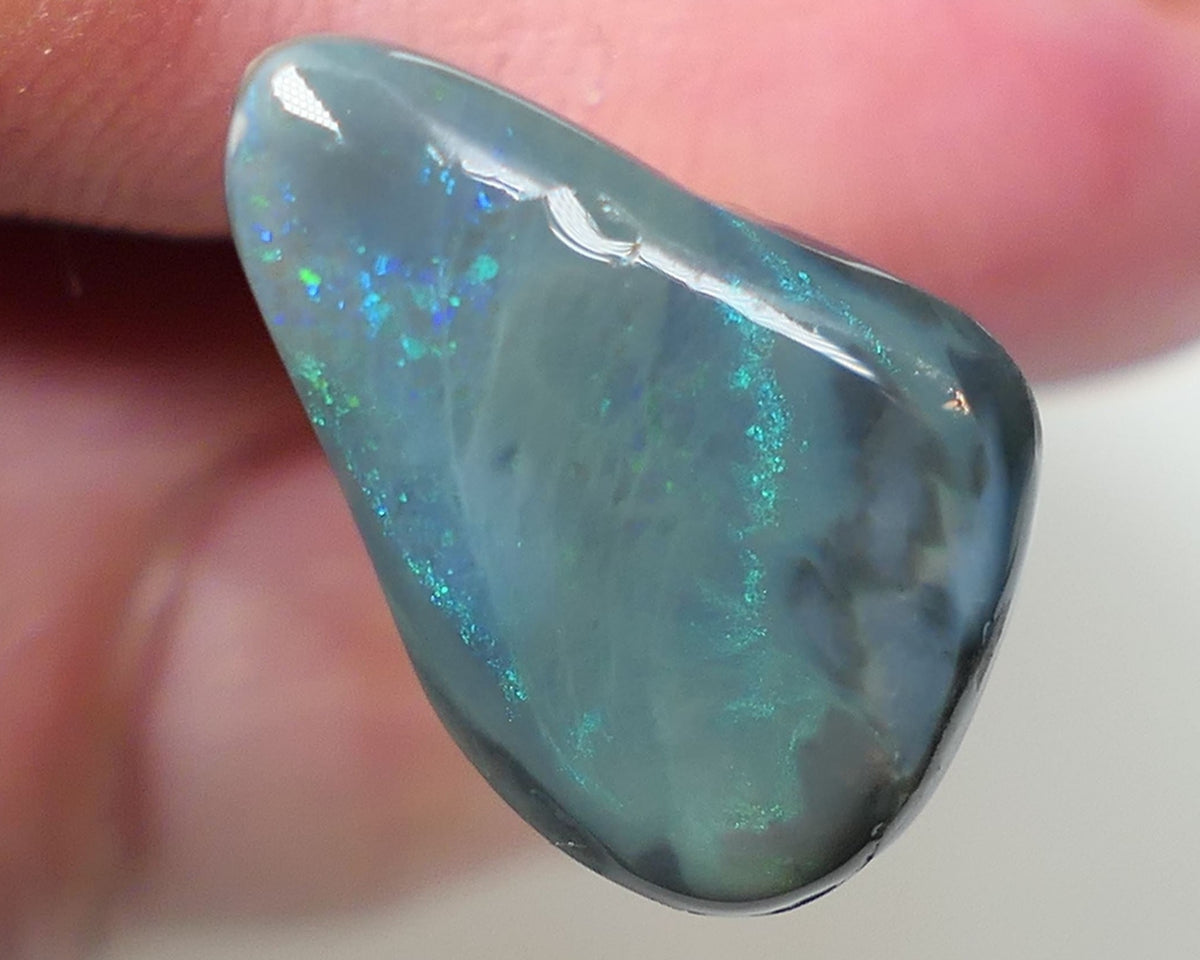 Lightning Ridge Opal Dark Base Seam Rough Rub 4.6cts Some Blue & Green fires 20x12x3.5mm 0534