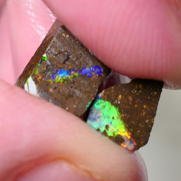 Queensland Boulder Boulder opal 5cts rough / Rubs Winton Bright Electric Multifires 13x9x3mm & 6x4x3mm 0606