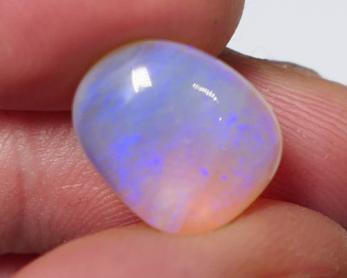 Lightning Ridge Crystal Opal Gemstone 4cts Jewellery Grade N7 Body Tone B3 Brightness  Stunning Blues 13x10x4mm 0638