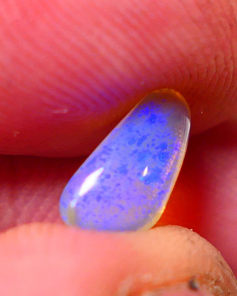 Lightning Ridge Crystal Opal Gemstone 1cts Jewellery Grade N7 Body Tone B3 Brightness  Stunning Blues 10x5x3mm 0653