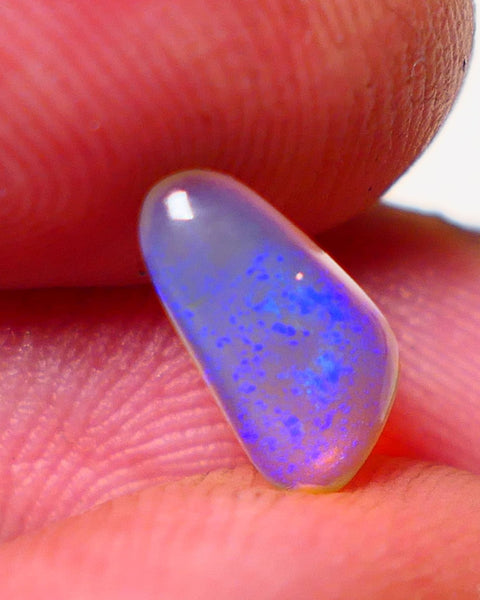 Lightning Ridge Crystal Opal Gemstone 1cts Jewellery Grade N7 Body Tone B3 Brightness  Stunning Blues 10x5x3mm 0653