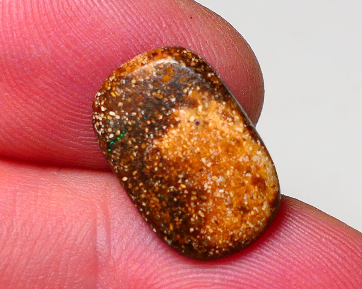 Winton Boulder Opal Gemstone 5.7cts Face showing Bits of Blue Fires only 18x11x3mm 0925