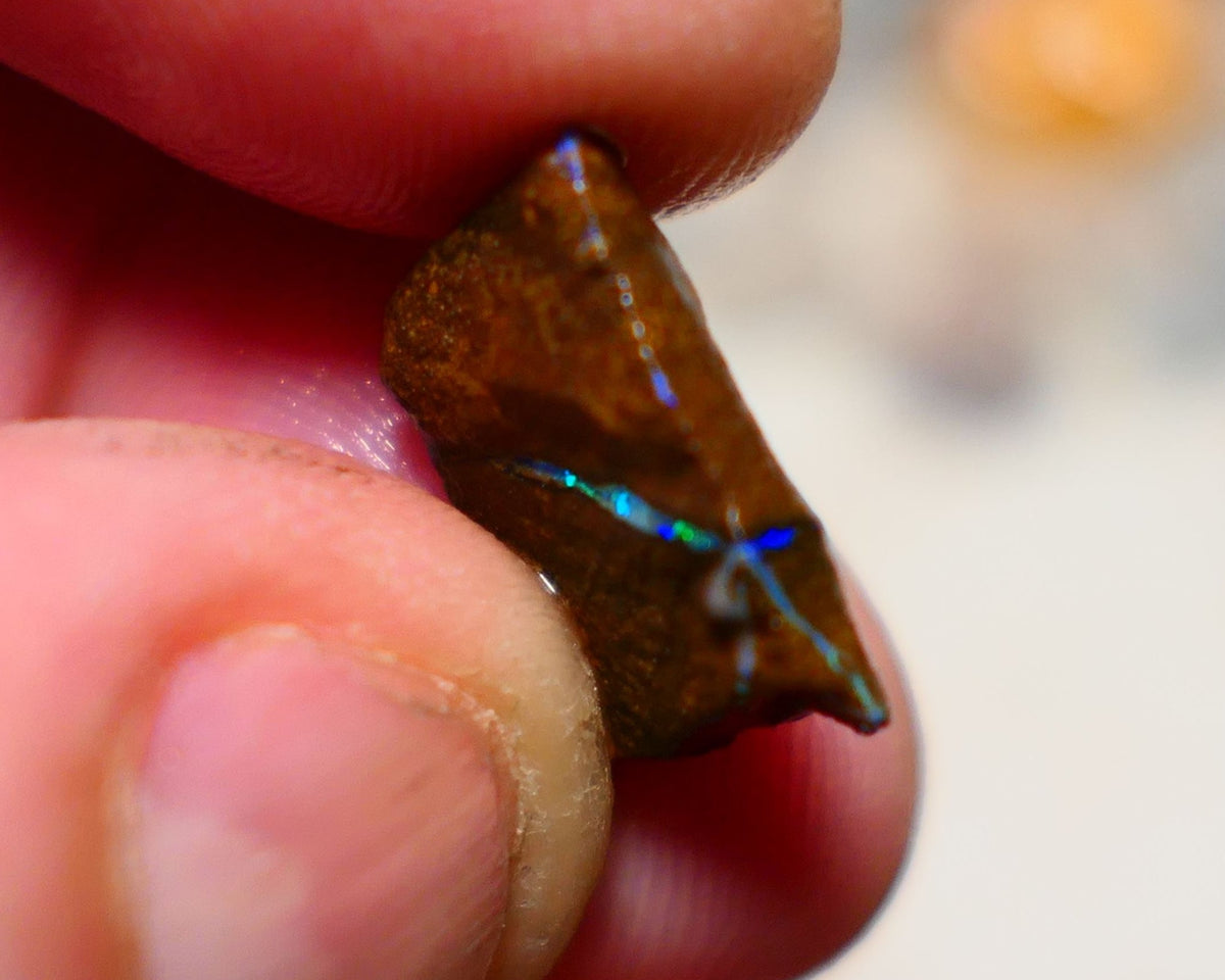 Queensland Boulder Boulder opal 6.40cts rough rub with some nice Gren/Blue fires in the vein 16x12x4.5mm BO-007