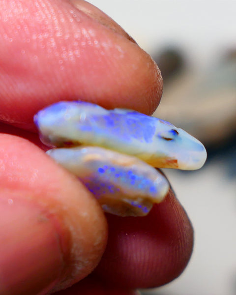 Lightning Ridge Pair of seam rough 4cts Bright colourful to explore 17x12x5mm & 14x11x4mm A1511