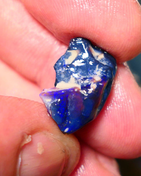 Lightning Ridge Rough Opal 8.50cts Black opal formation showing some nice Blues 17x12x10mm 1401