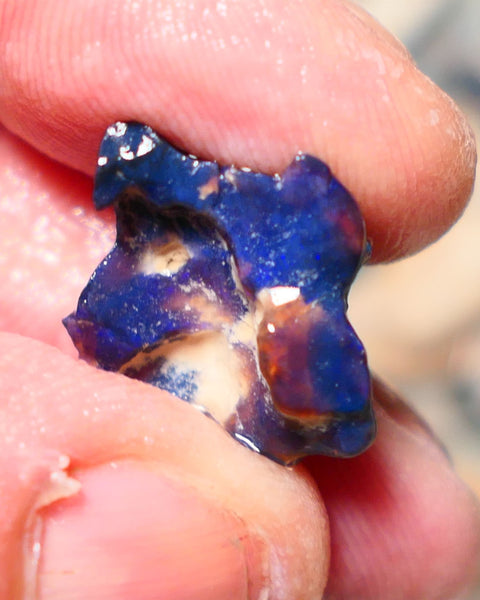 Lightning Ridge Rough Opal 8.50cts Black knobby formation showing some nice Blues 20x18x11mm 1343