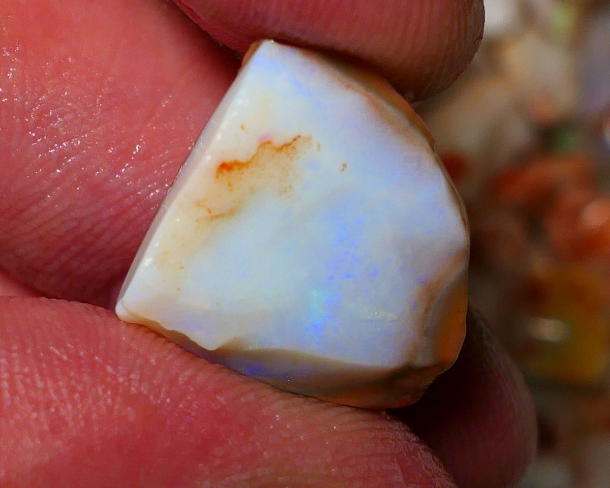 Coober Pedy Rough rub Opal 18cts Seam showing some blue colours 17x17x12mm A1523