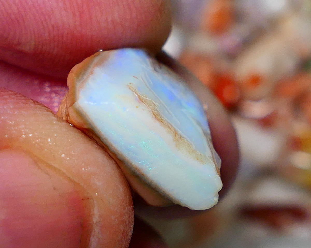 Coober Pedy Rough rub Opal 18cts Seam showing some blue colours 17x17x12mm A1523