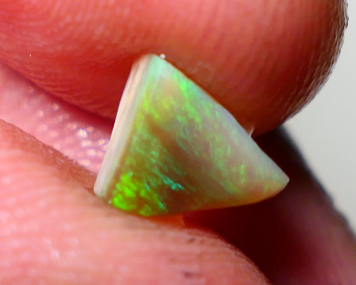 Lightning Ridge Rough / Rub / Preform  Dark Seam opal Miners Bench® 1.30cts Nice Green Fires Slightly Directional 8x6x4mm NS042