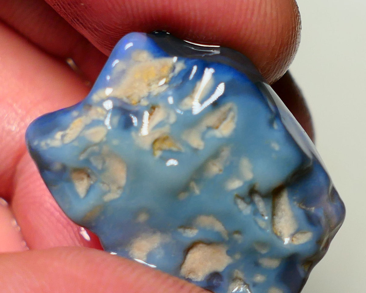 Lightning Ridge Rough Opal 25cts Big sized Blue on Black/ Dark Gamble Seam Nice Blues 27x20x8mm NS039