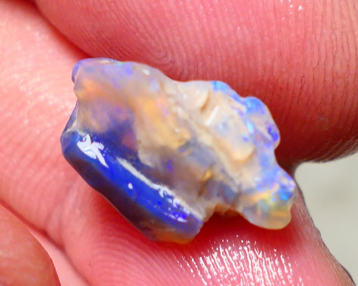 Lightning Ridge Rough Opal 5.75cts Dark Base Crystal Seam piece showing nice blues colours 16x11x6mm NS027