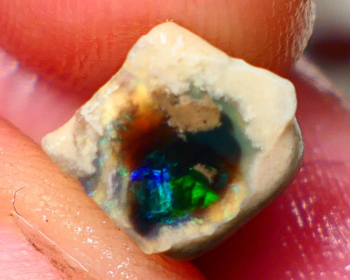 "Claws/Slashes/Feather/Bamboo" Exotic pattern Black Crystal Opal Miners Bench® Small Knobby Rough Rub 4.00cts Slightly Directional Yellow/Green/Teal/Blue 15x8x8mm NS165