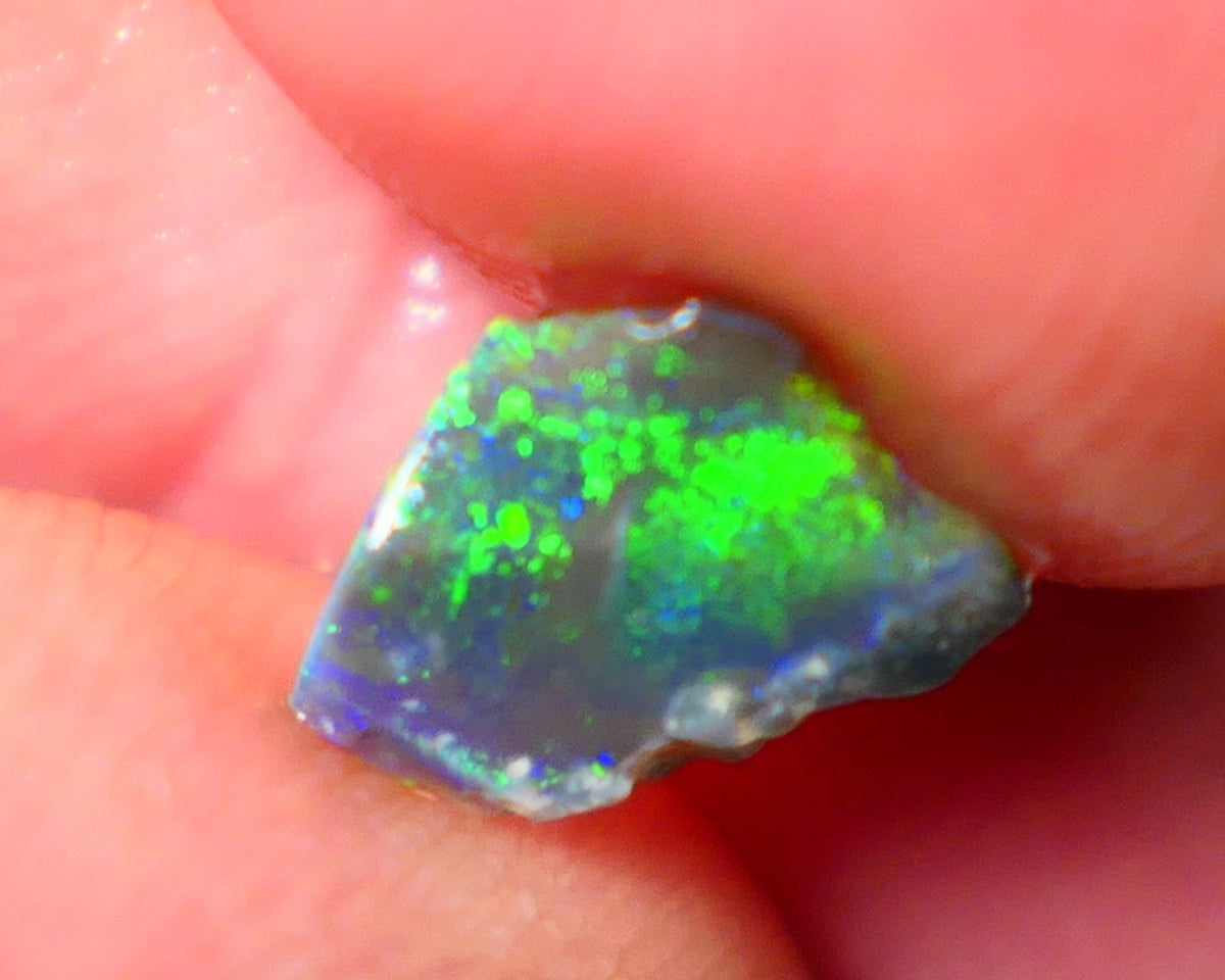 Mulga® Green/Blue dominant Multifires on Black Opal Rough Rub Miners Bench® 0.75cs Gorgeous face 10x6x2mm NS153