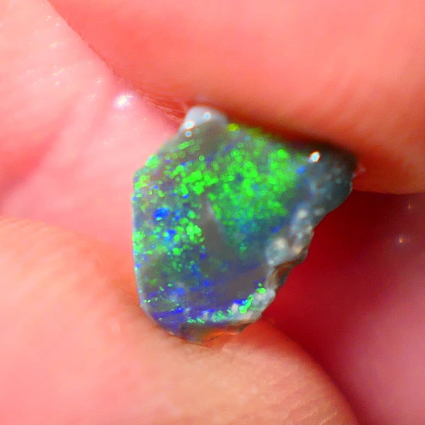 Mulga® Green/Blue dominant Multifires on Black Opal Rough Rub Miners Bench® 0.75cs Gorgeous face 10x6x2mm NS153