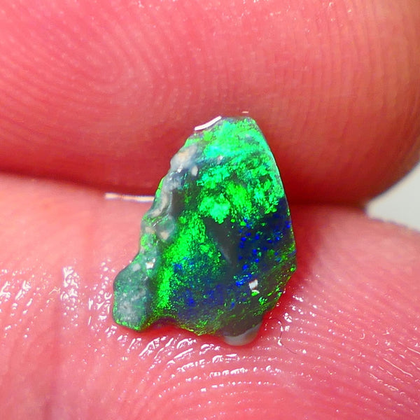 Mulga® Green/Blue dominant Multifires on Black Opal Rough Rub Miners Bench® 0.75cs Gorgeous face 10x6x2mm NS153