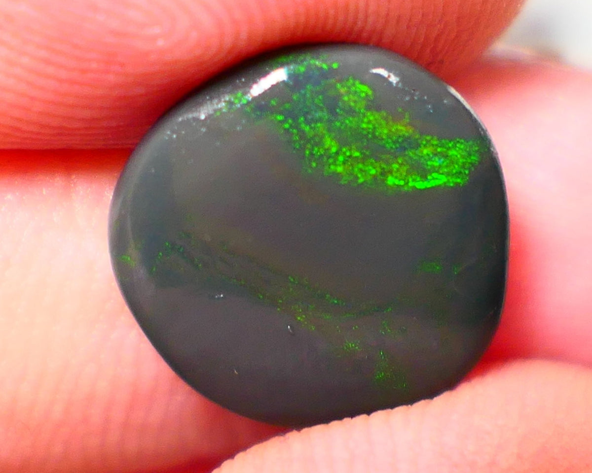 Lightning Ridge Rough / Rub Seam opal Miners Bench® 3.80cts Greens on Black 14x13x2.5mm NS203