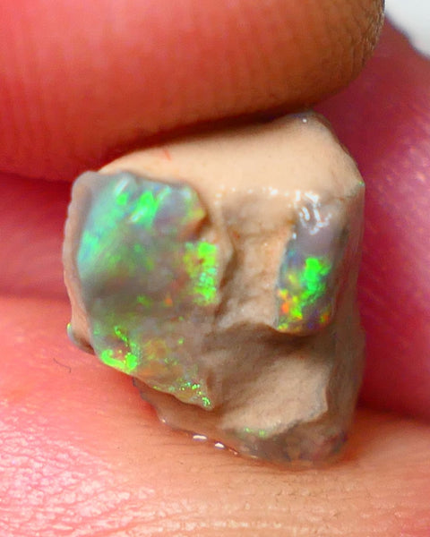 Lightning Ridge Rough Untouched Crystal Seam opal formation 2.95cts Gorgeous Green/Yellow Dominant M.Fires showing 11x8x6mm RL003