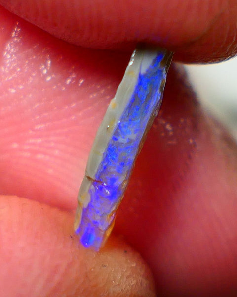 Lightning Ridge Rough Opal 1.50cts Crystal Base Seam Bright Gorgeous Blue bar 13x7x2mm NS322