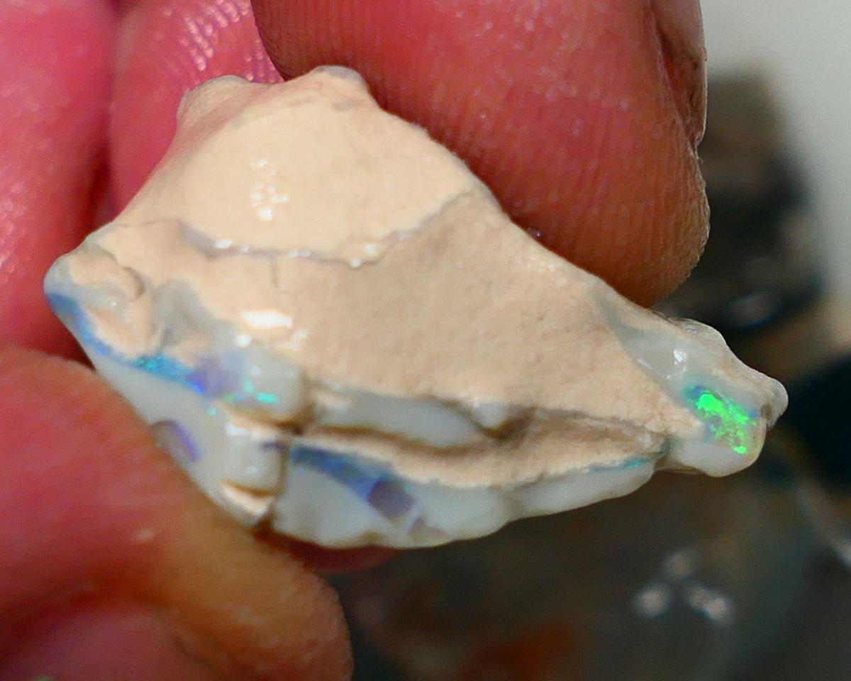 Lightning Ridge Thick Dark base Seam Opal Rough 23.00cts Gamble bright bar 25x20x13mm Auction 3