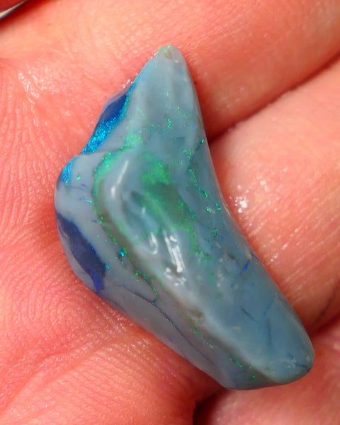 Lightning Ridge Rough Opal 17.00cts Dark Base Seam Bright  Gorgeous Green/Blue Bar 27x12x9mm NS347