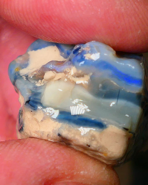 Lightning Ridge Gamble Huge Size Chunk of Seam opal rough 77cts showing some Bits of Blue colours 26x22x20mm ALP155