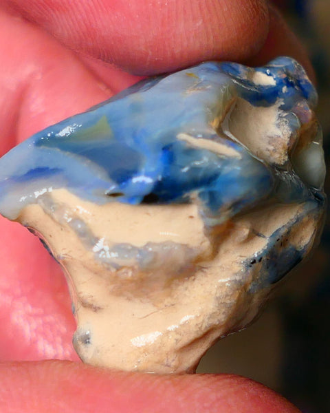 Lightning Ridge Gamble Huge Size Chunk of Seam opal rough 77cts showing some Bits of Blue colours 26x22x20mm ALP155