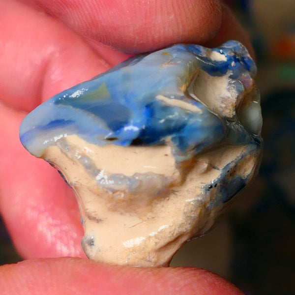 Lightning Ridge Gamble Huge Size Chunk of Seam opal rough 77cts showing some Bits of Blue colours 26x22x20mm ALP155