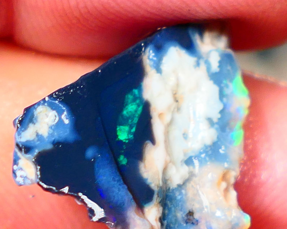 Lightning Ridge Rough rub Black Seam Opal 7.75cts Small area of Green fires only a pointer to be had here :) 21x15x6mm Auction60