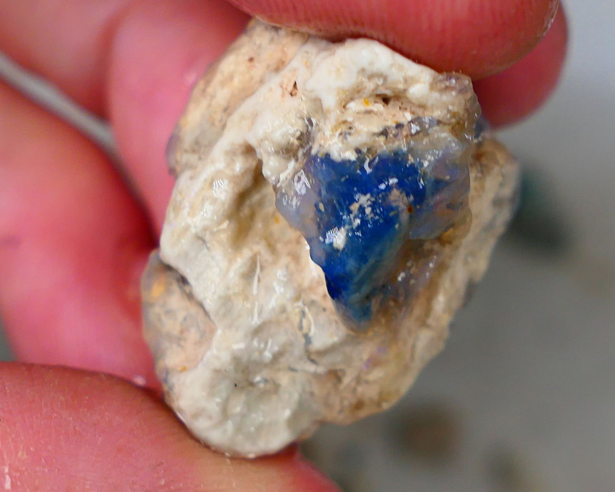 Big Gamble Knobby opal formation from Lighting Ridge 40.00cts Bit of blue colour only 26x21x20mm Auction51