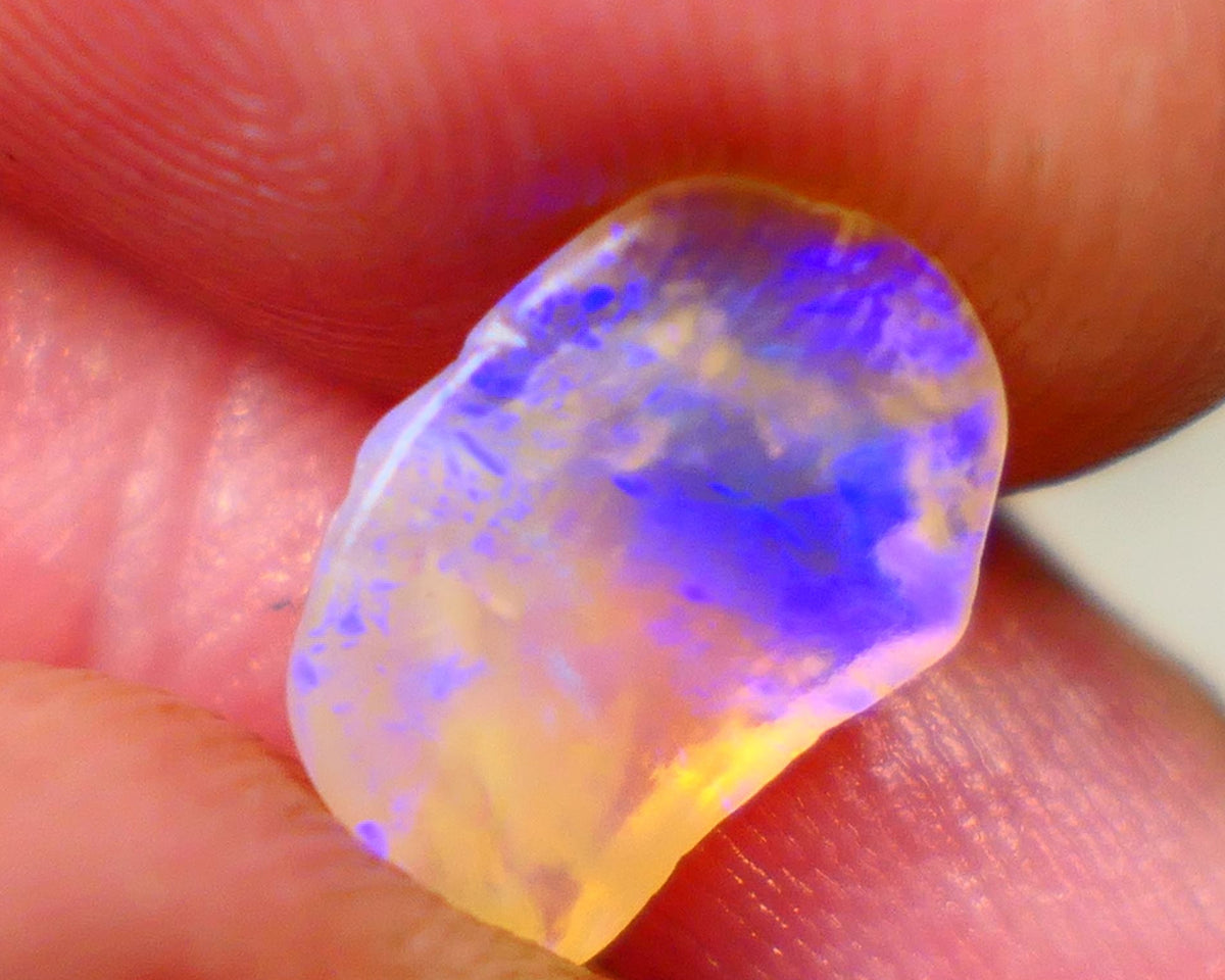 Lightning Ridge Crystal knobby opal rub rough 2.00cts Full of nice Bright Blues 11x8x3mm Auction 134