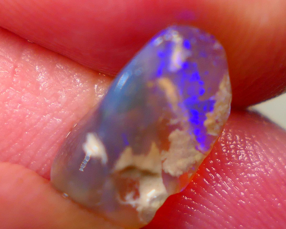 Lightning Ridge Rough knobby fresh from the wash 3.95cts Displaying Bright blue fires small size of 14x8x7mm Auction120