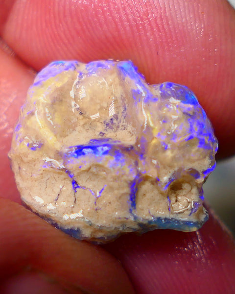 Lightning Ridge Untouched Crystal Knobby opal 8.15cts Vivid Vibrant Electric BLues showing through out suit being carved 17x15x5mm Auction155