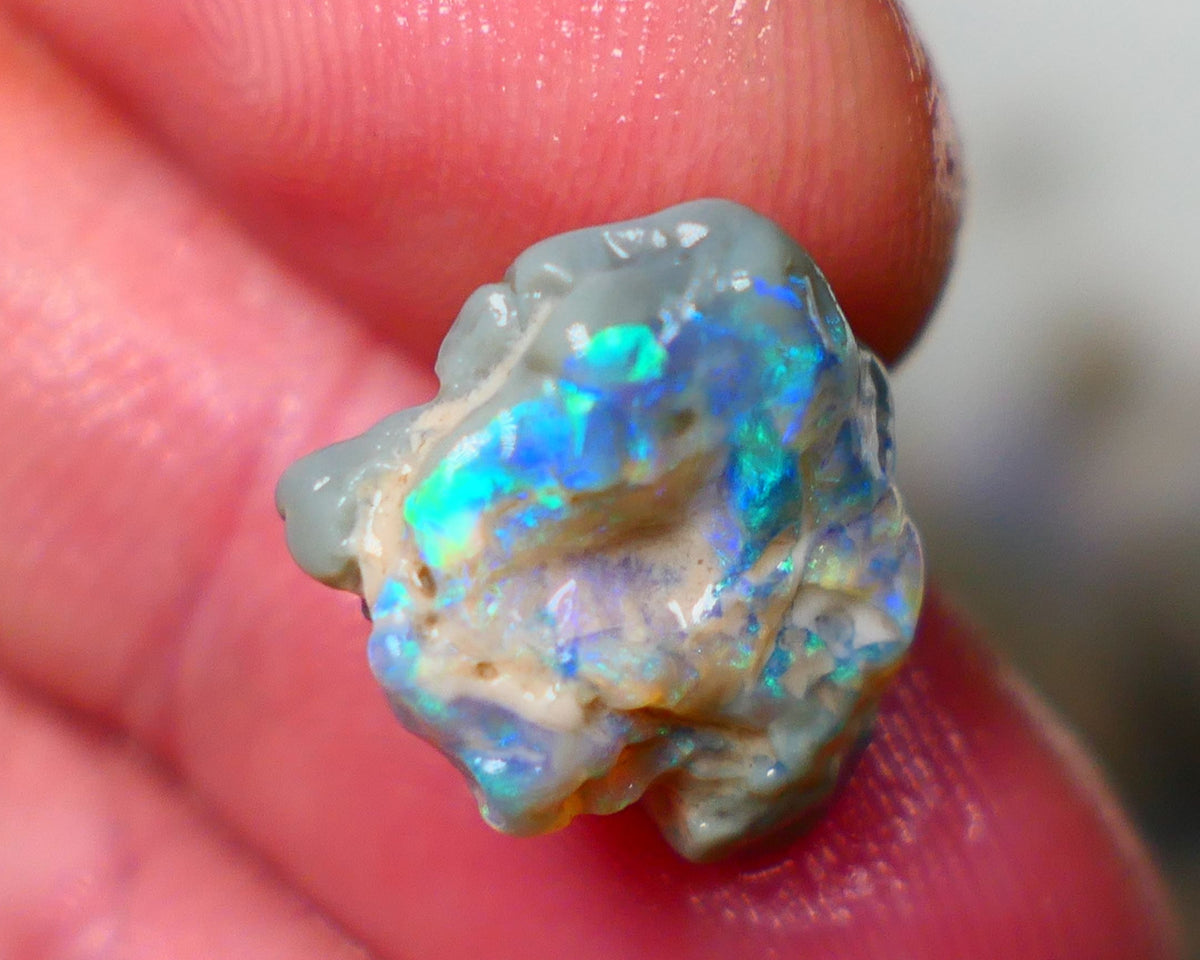 Lightning Ridge Dark Base Crystal knobby opal rough 7.40cts Lovely Bright Blue/green tones of colour 15x13x9mm Auction153