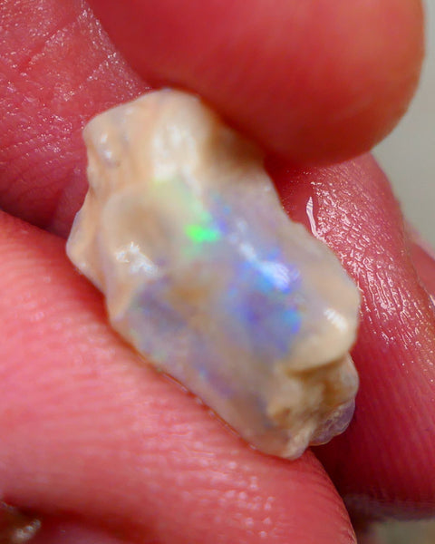 Light opal formation rough L/Ridge 5.50cts Sold as gamble showing some blue/green flashes of fires 17x9x6mm Auction165