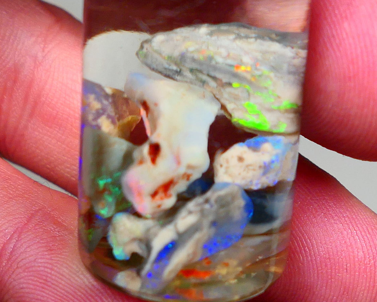 Lightning Ridge Rough Small mixed knobby seam fossil 21.00cts Very Bright with Multicolours to gamble 12mm to chip size Auction157