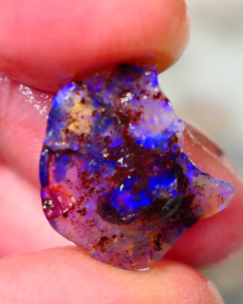 Mintabie Dark Crystal Seam opal rough 5.60cts Bright gorgeous Royal Blue fires showing asking to be explored 18x15x5mm Auction189