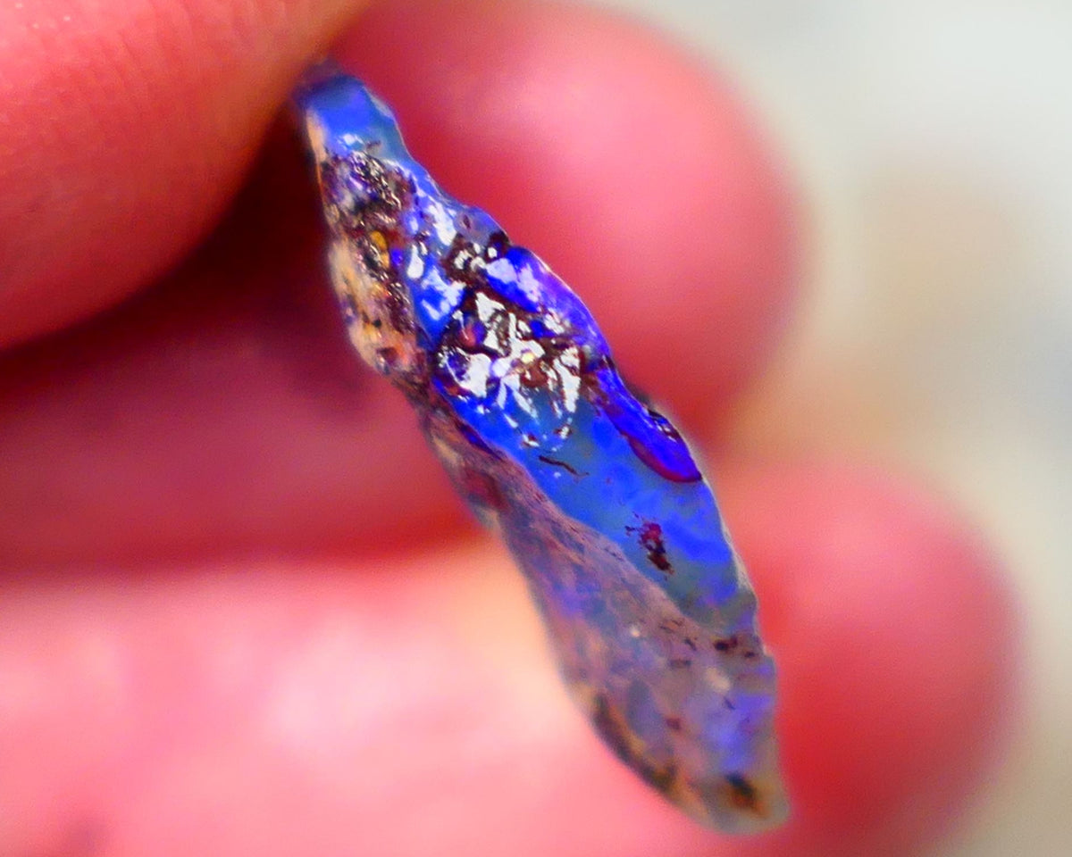 Mintabie Dark Crystal Seam opal rough 5.60cts Bright gorgeous Royal Blue fires showing asking to be explored 18x15x5mm Auction212