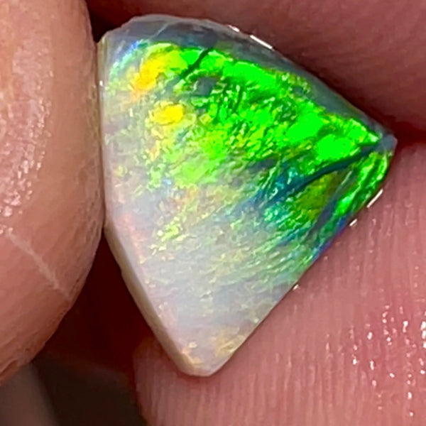 Lightning Ridge Opal Dark Crystal Rough Rub 1.95cts Stunning face with Bright Green dominant fires 10x9x2.5mm 1331