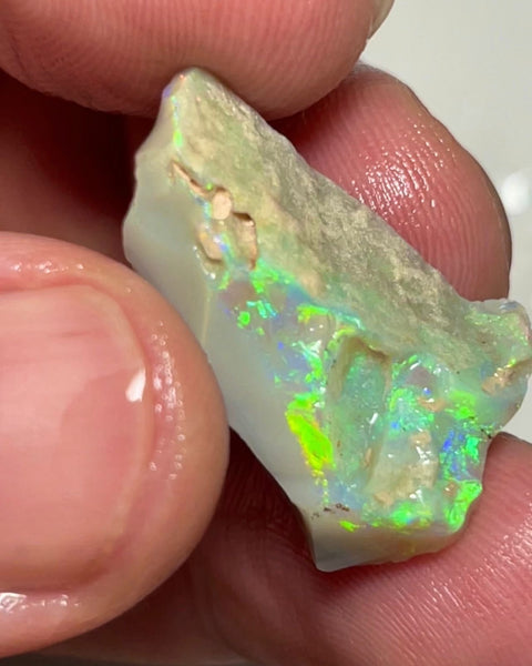 Lightning Ridge Dark Base Seam opal rough 20.50cts Bright Multicolours to Cut or carve 26x16x7 mm NSW083