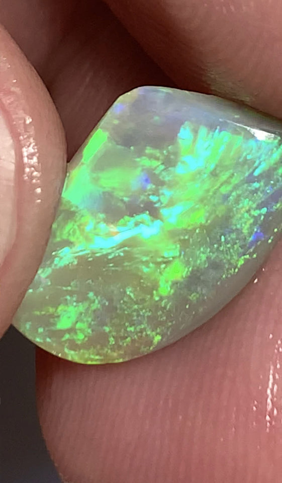 Australian Opal Rub Rough Preform  Gem Grade Crystal  Rub / Preform 3.3cts Jewellery Grade Lots of Lovely Vibrant & bright FIRES / MULTIFIRES 15x10x3mm WSM11